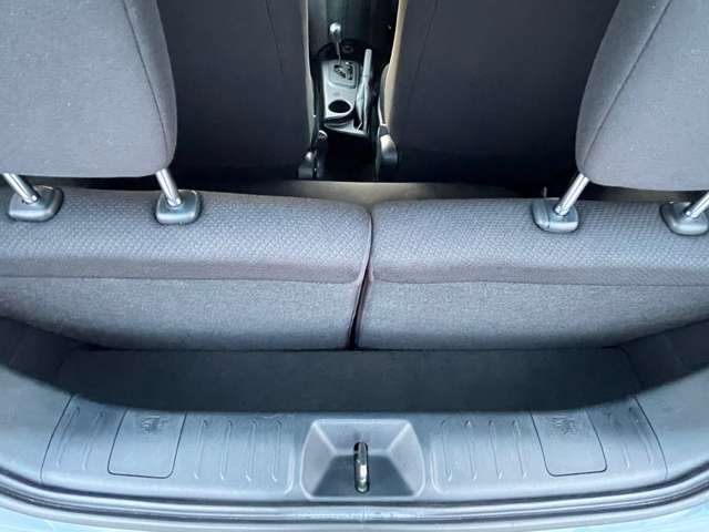 iQ 1.3 130G BT/Bカメラ/TVナビ/ETC/Sキ/1年保証 車検　（2年）付き