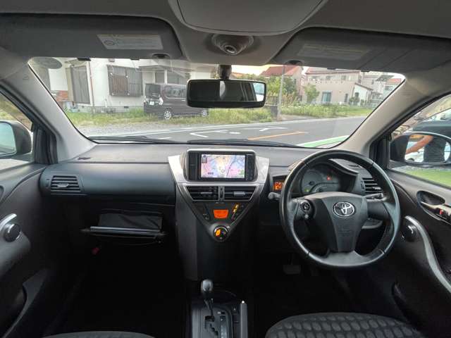 iQ 1.3 130G BT/Bカメラ/TVナビ/ETC/Sキ/1年保証 車検　（2年）付き