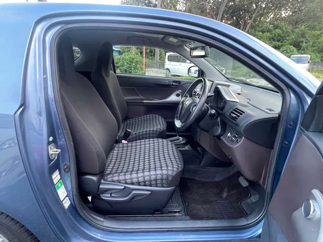 iQ 1.3 130G BT/Bカメラ/TVナビ/ETC/Sキ/1年保証 車検　（2年）付き