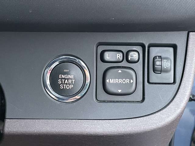 iQ 1.3 130G BT/Bカメラ/TVナビ/ETC/Sキ/1年保証 車検　（2年）付き