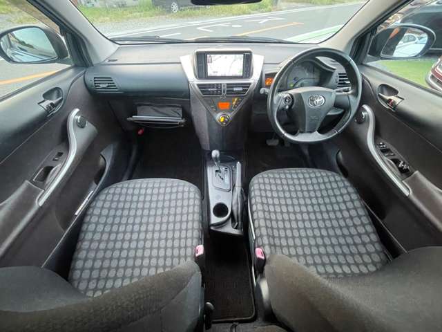 iQ 1.3 130G BT/Bカメラ/TVナビ/ETC/Sキ/1年保証 車検　（2年）付き