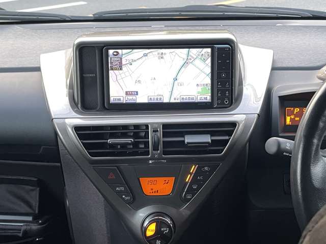 iQ 1.3 130G BT/Bカメラ/TVナビ/ETC/Sキ/1年保証 車検　（2年）付き