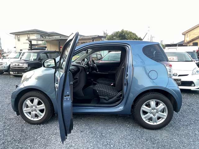 iQ 1.3 130G BT/Bカメラ/TVナビ/ETC/Sキ/1年保証 車検　（2年）付き