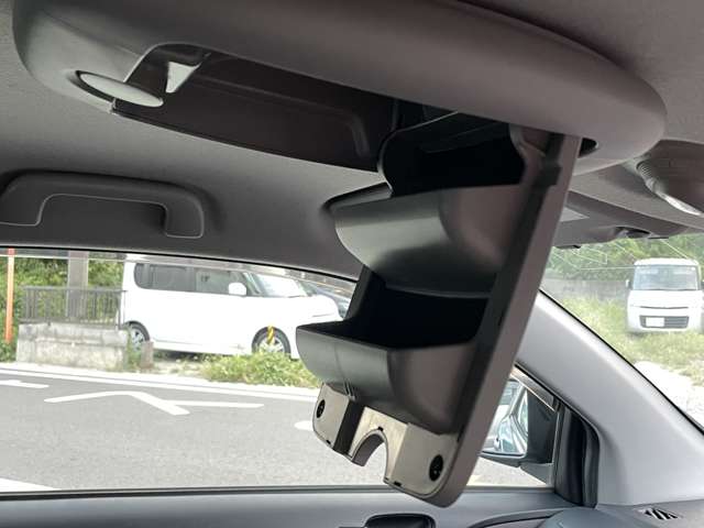 iQ 1.3 130G BT/Bカメラ/TVナビ/ETC/Sキ/1年保証 車検　（2年）付き